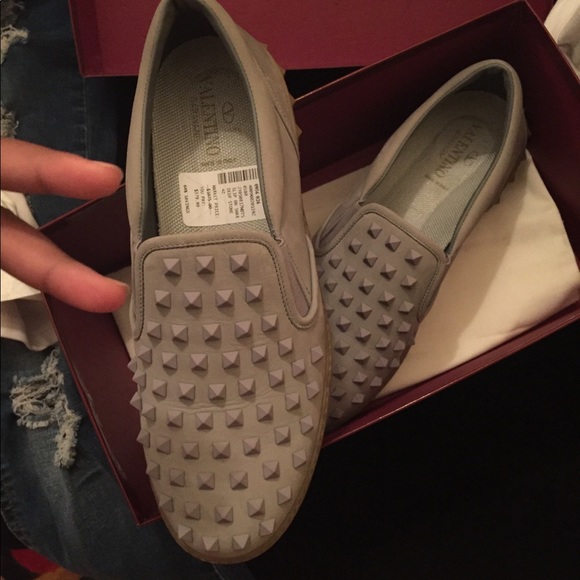 Size 42 European man Valentino shoe 👟 Nice summer - Picture 1 of 3